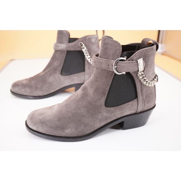 Salvatore Ferragamo Ardisievit Chain Ankle Boots Sz 6 C Chelsea $930 Grey Suede - Picture 4 of 9